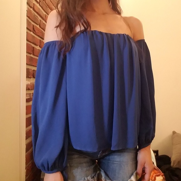 NWT Fashion Nova Flowy Off the Should Top - Picture 8 of 8